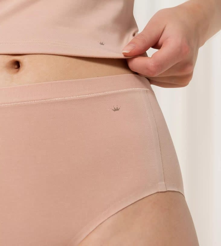 Triumph Klasikinių 2 vnt. modalo kelnaičių rinkinys SMART NATURAL MAXI EX 2P NEUTRAL BEIGE