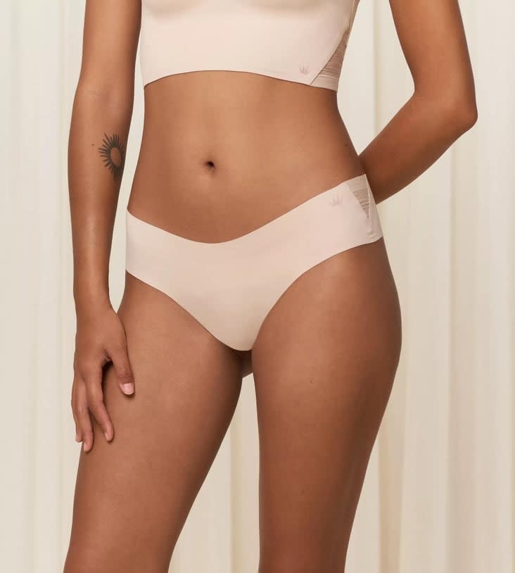 Triumph Besiūlės braziliškos kelnaitės FLEX SMART HIGHLEG BRAZILIAN EX SOFT PRALINE