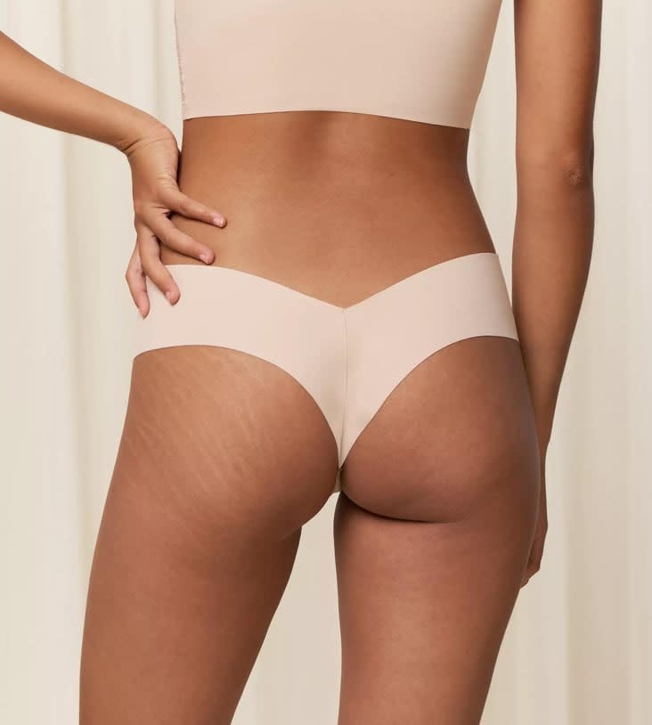 Triumph Besiūlės braziliškos kelnaitės FLEX SMART HIGHLEG BRAZILIAN EX SOFT PRALINE