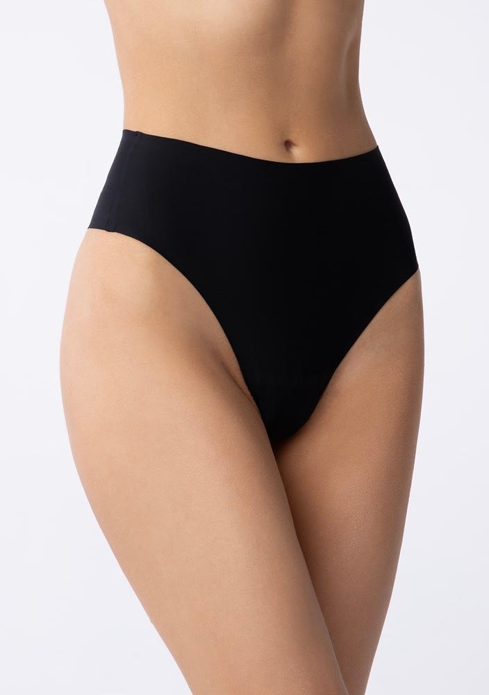 Julimex Besiūlės tanga kelnaitės aukštu juosmeniu SIMPLE STRING MAXI BLACK
