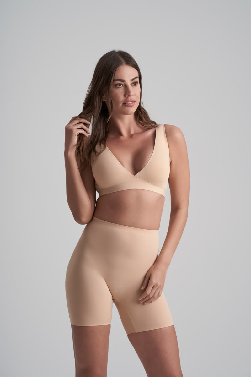ByeBra Lengvos kompresijos besiūliai formuojantys šortukai INVISIBLE SHORT BEIGE