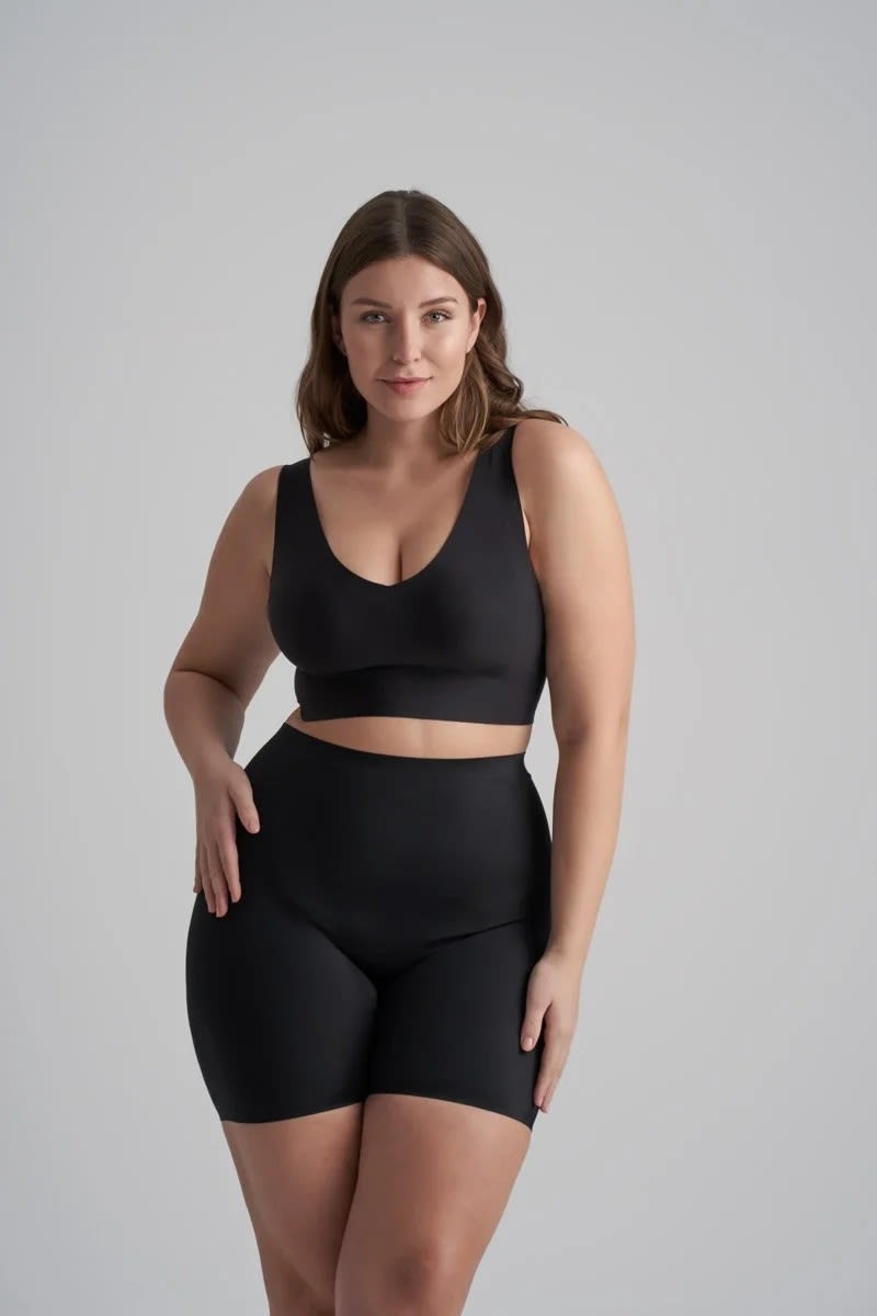 ByeBra Lengvos kompresijos besiūliai formuojantys šortukai INVISIBLE SHORT BLACK