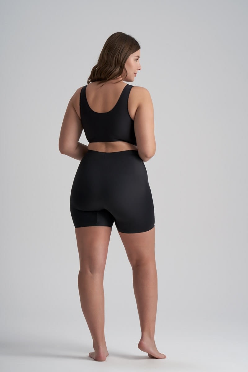 ByeBra Lengvos kompresijos besiūliai formuojantys šortukai INVISIBLE SHORT BLACK