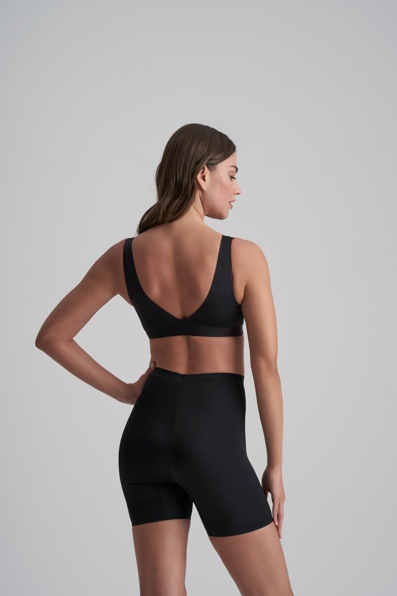 ByeBra Lengvos kompresijos besiūliai formuojantys šortukai INVISIBLE SHORT BLACK