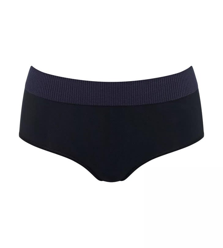 Sloggi Kelnaitės aukštintu juosmeniu su alavijo mikrokapsulėmis EVER INFUSED ALOE HIGH WAIST BLACK