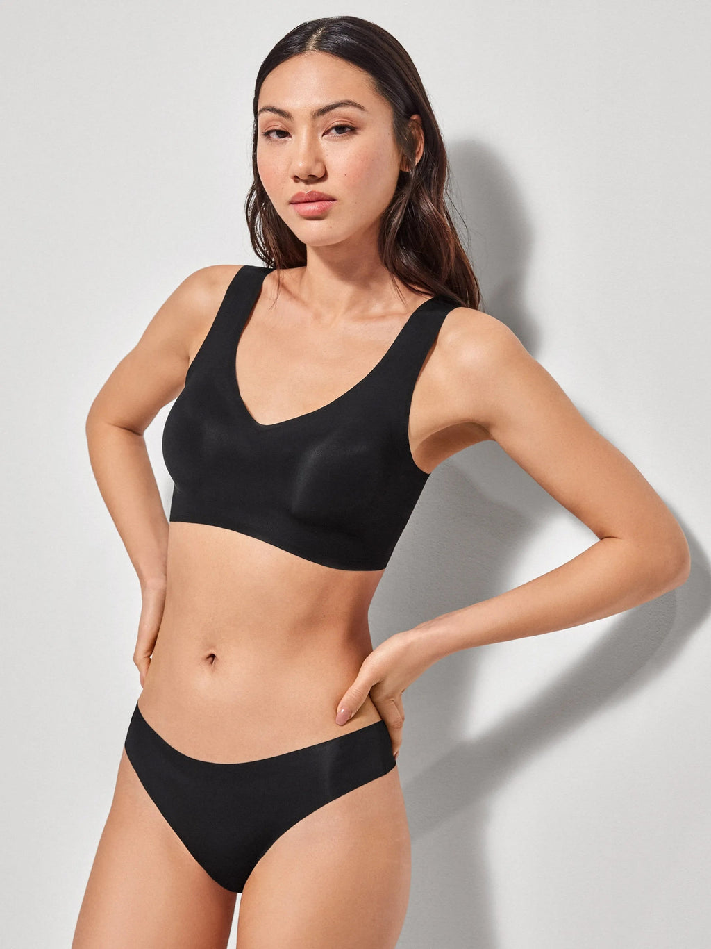 Gisela Lazeriu kirptos tanga kelnaitės TANGA BLACK
