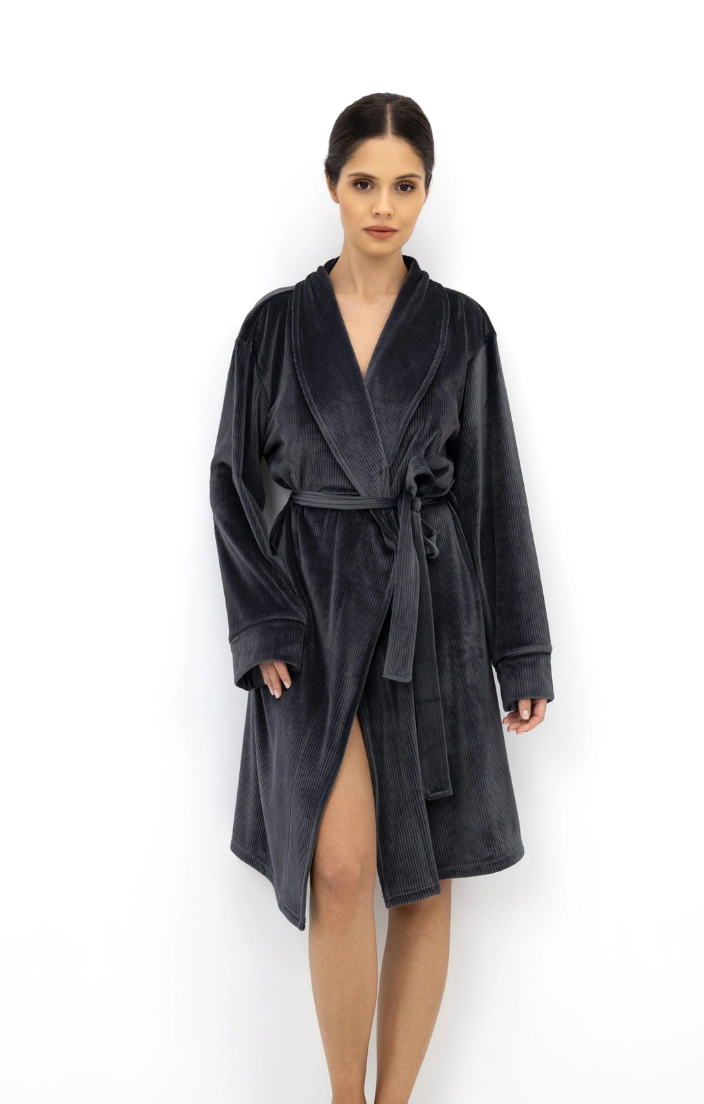 Sensis Trumpas elegantiškas soft chalatas NOIRE