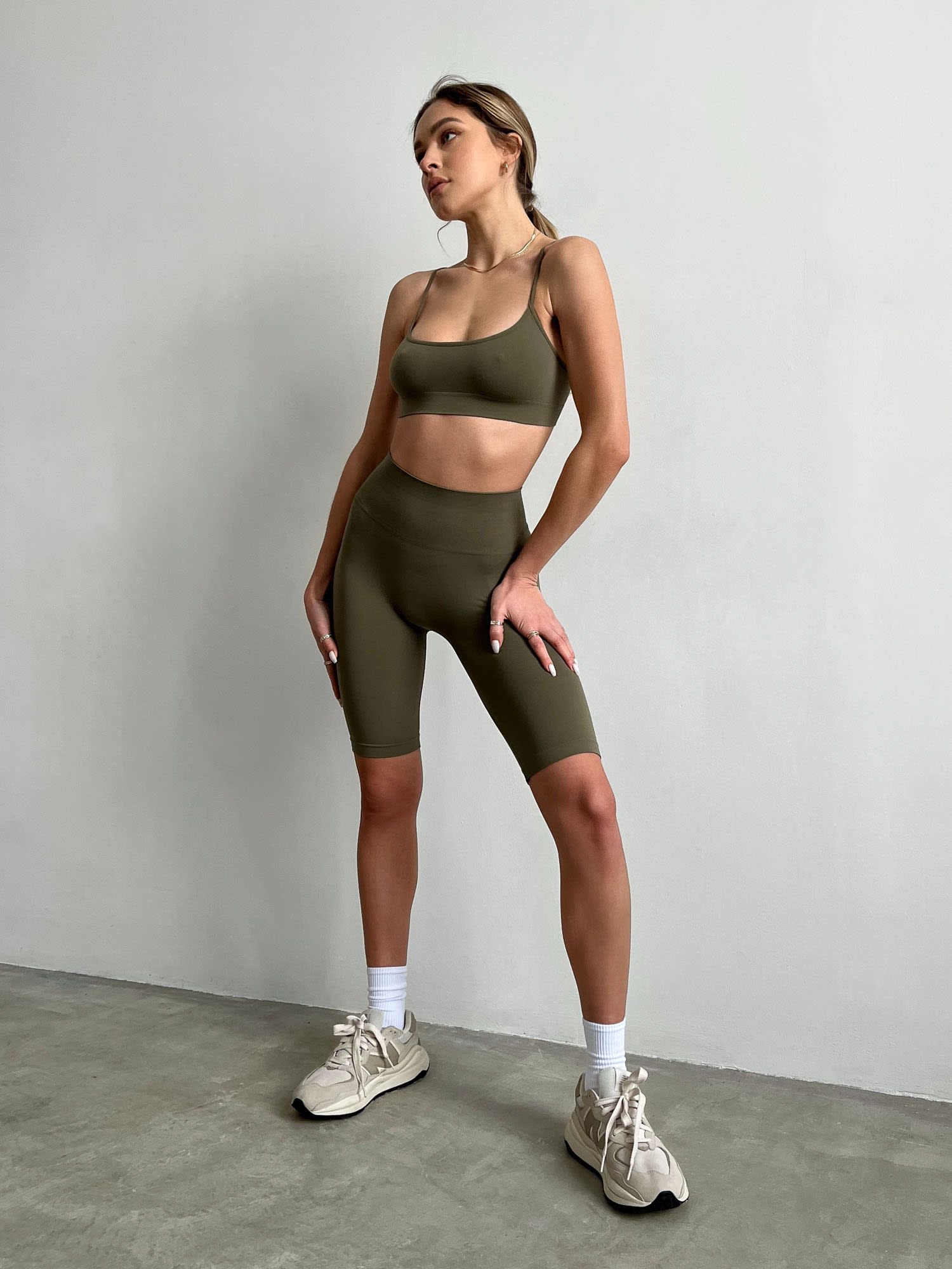 SiaWear Biker šortai FEEL FREE IGUANA, chaki spalvos