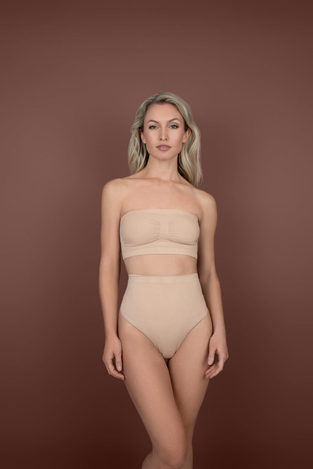 ByeBra Stiprios kompresijos formuojančios besiūlės tanga kelnaitės SOFT TOUCH THONG NUDE