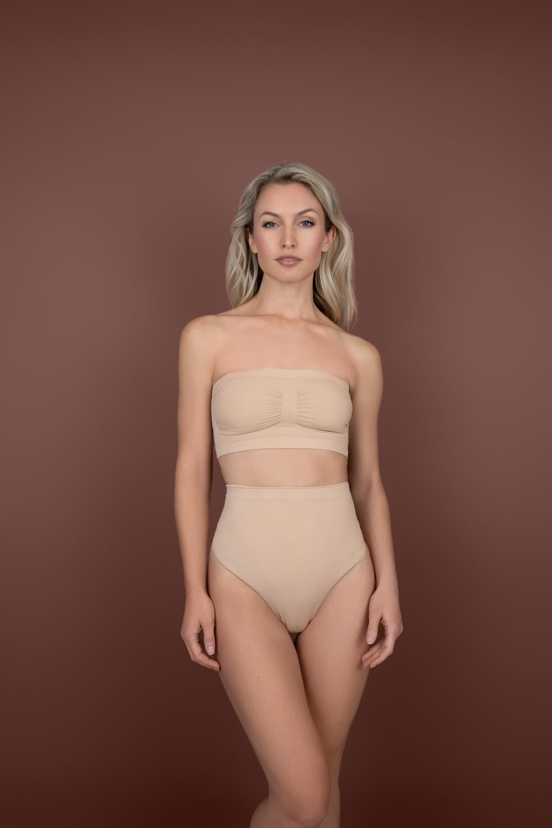 ByeBra Stiprios kompresijos formuojančios besiūlės tanga kelnaitės SOFT TOUCH THONG NUDE