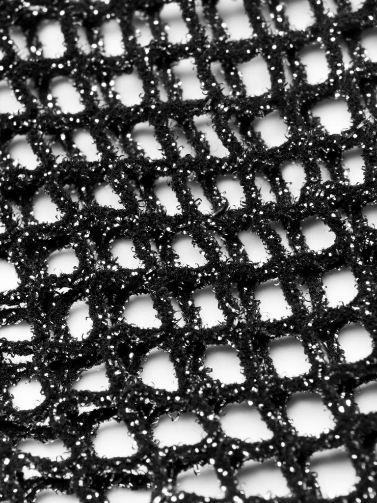 Pinned by K Blizgios tinklinės kojinės iki kelių, juoda