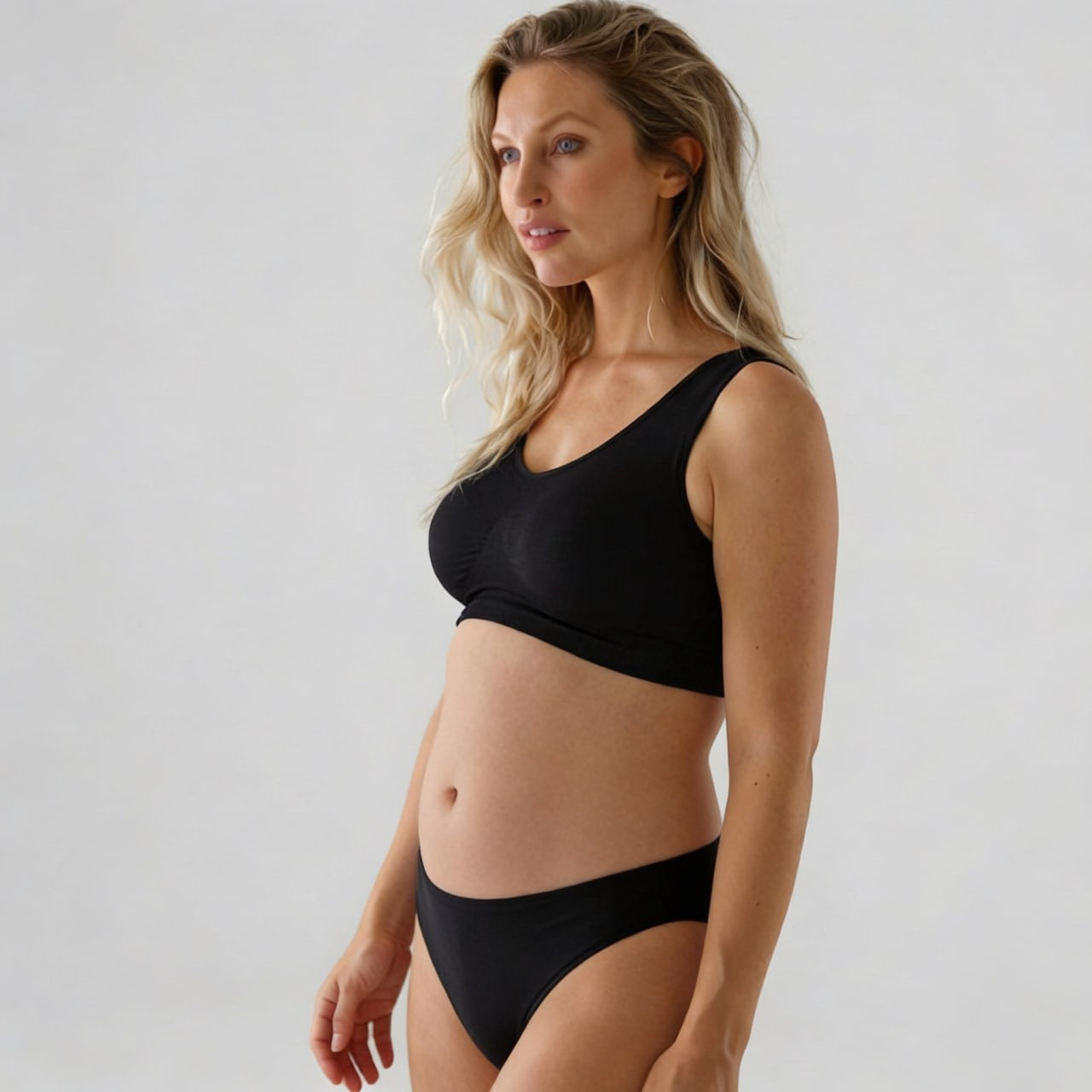 ByeBra Itin tampri ir prisitaikanti liemenėlė nėščiosioms UNI STRETCH BRA TOP BLACK