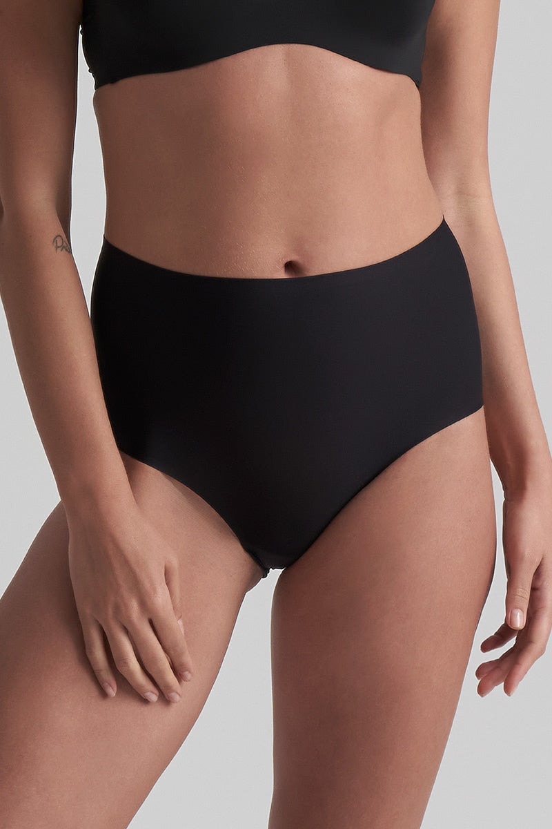 ByeBra Klasikinės kelnaitės aukštu juosmeniu UNI STRETCH HIGH BRIEF BLACK