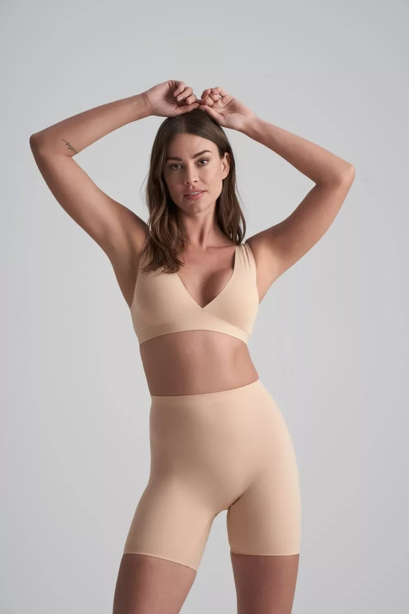 ByeBra Lengvos kompresijos besiūliai formuojantys šortukai INVISIBLE SHORT BEIGE