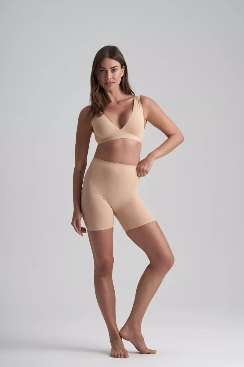 ByeBra Lengvos kompresijos besiūliai formuojantys šortukai INVISIBLE SHORT BEIGE