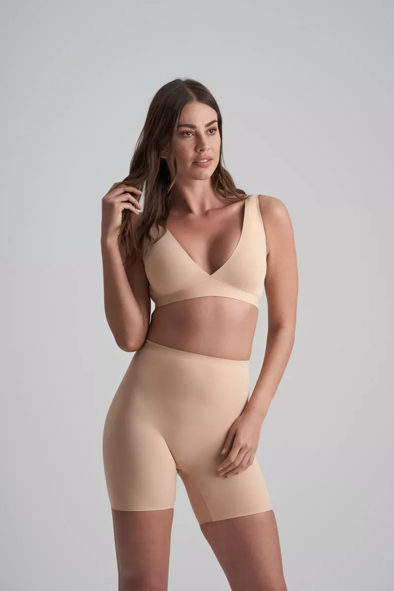 ByeBra Lengvos kompresijos besiūliai formuojantys šortukai INVISIBLE SHORT BEIGE