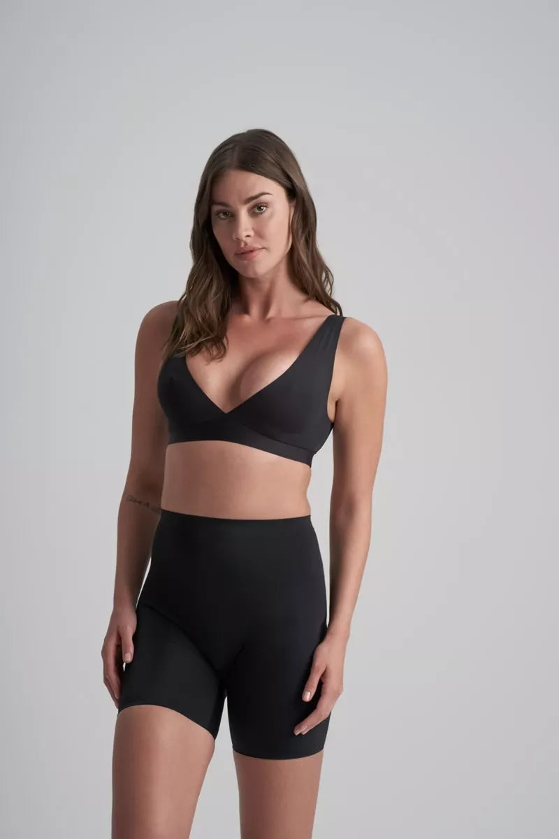 ByeBra Lengvos kompresijos besiūliai formuojantys šortukai INVISIBLE SHORT BLACK