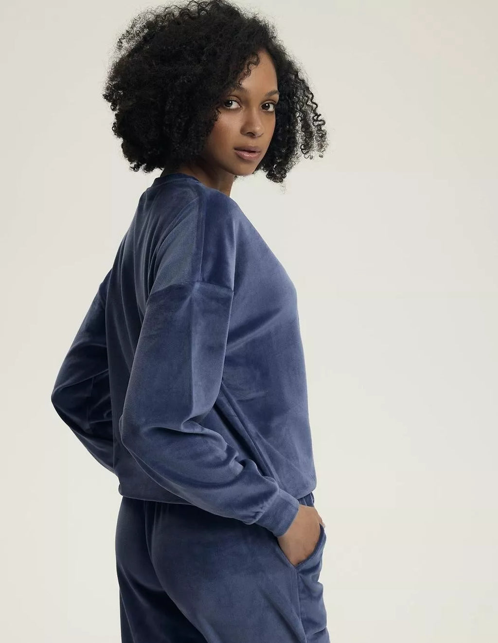 Henderson Ladies Ilga veliūrinė pižama - namų rūbas DELANIE BLUE