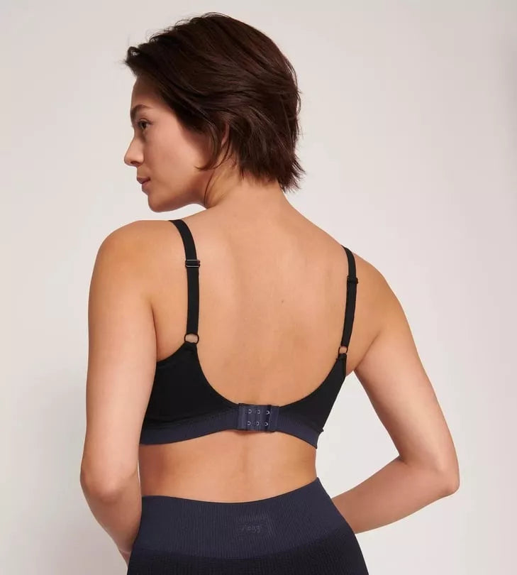 Sloggi Bevielė liemenėlė formuotais kaušeliais su alavijo mikrokapsulėmis EVER INFUSED ALOE P BLACK