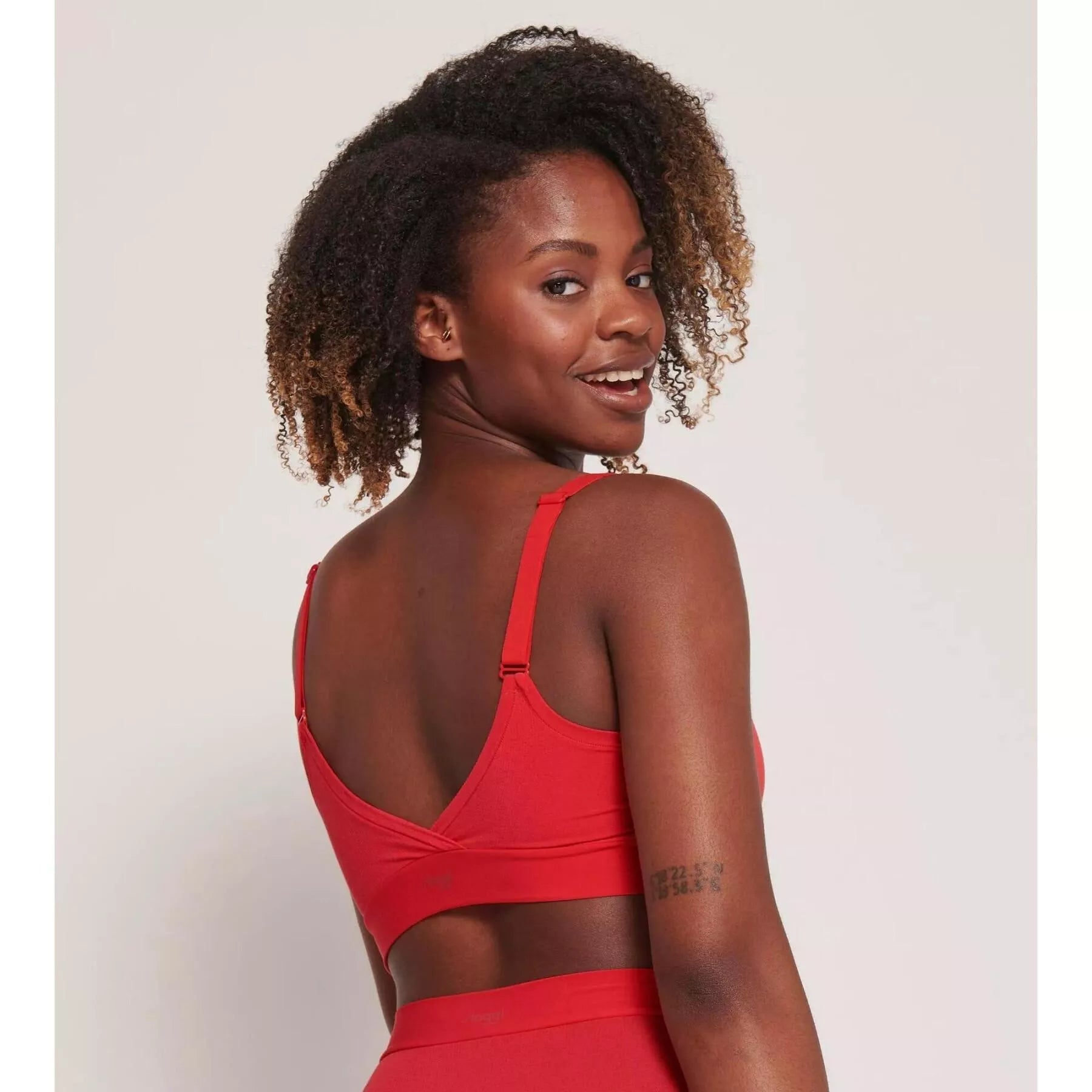 Sloggi Braletė formuotais kaušeliais GO ALLROUND P CAMPARI