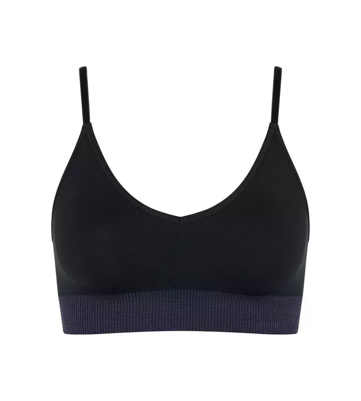 Sloggi Braletė su pakietinimu ir alavijo mikrokapsulėmis EVER INFUSED ALOE BRALETTE BLACK